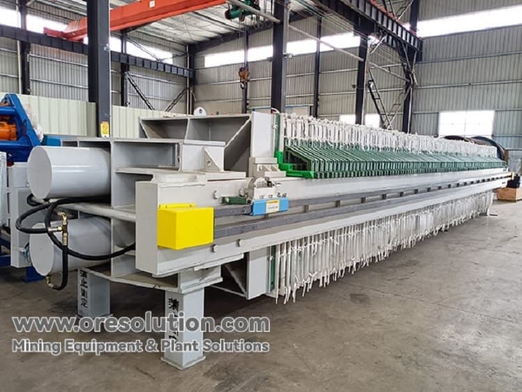 What are the main types of mining equipment?